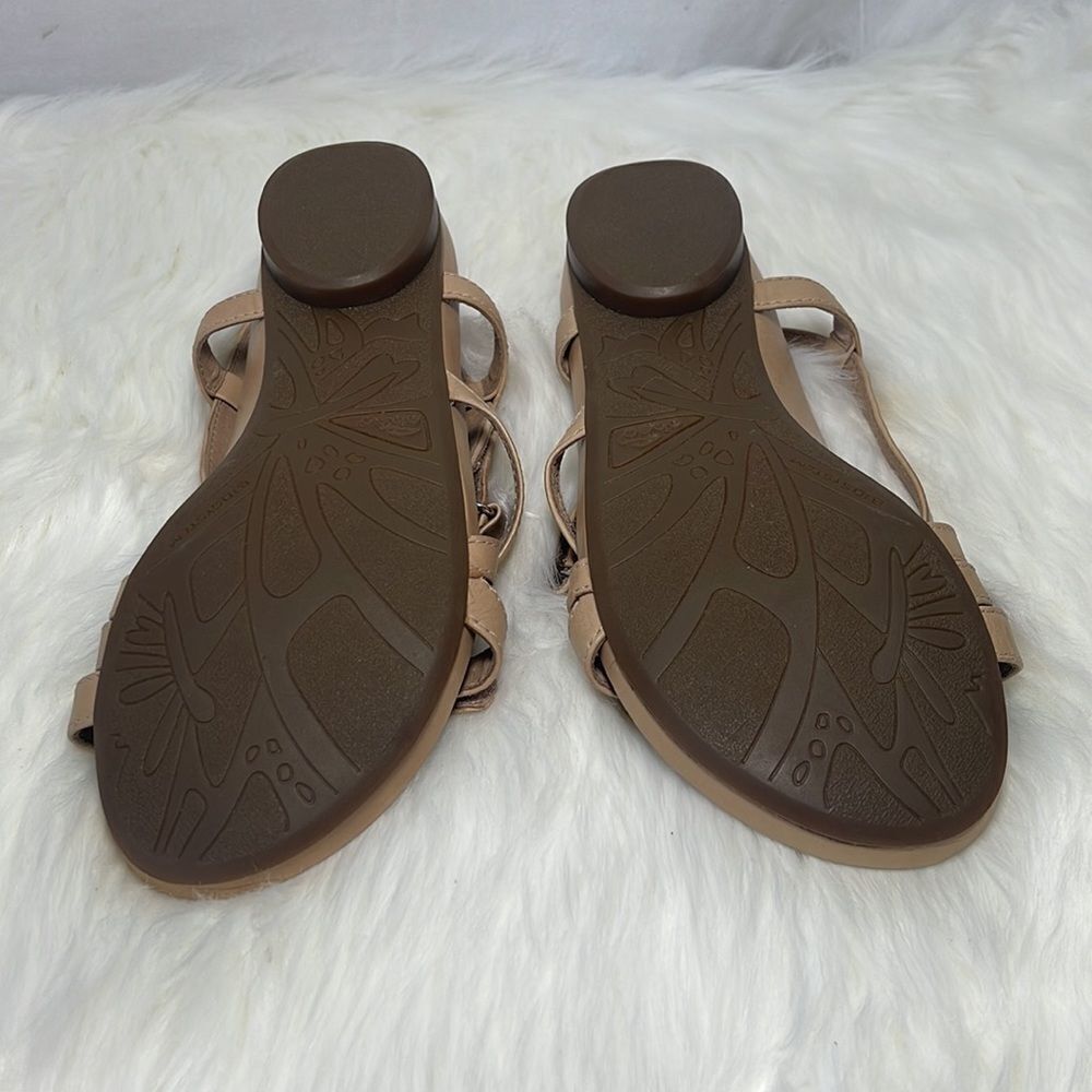 Abeo Beige Strappy Cross-Front Leather Sandals - Picture 7 of 7